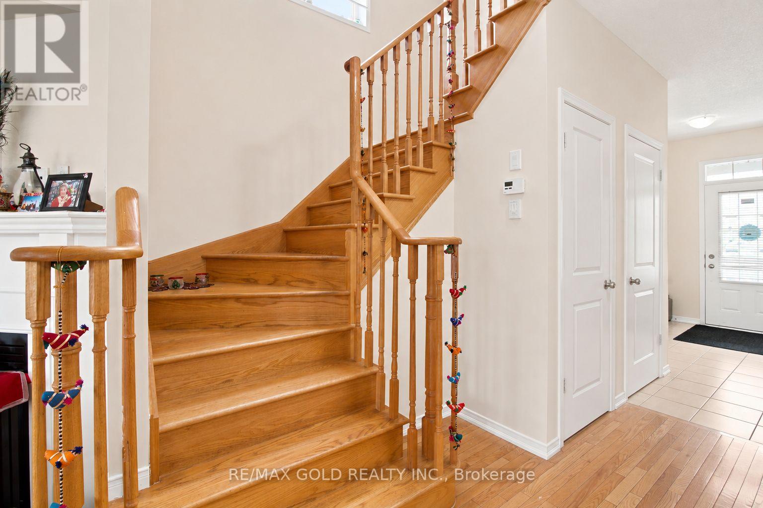 40 Sussexvale Drive, Brampton, Ontario  L6R 3R5 - Photo 7 - W13508888