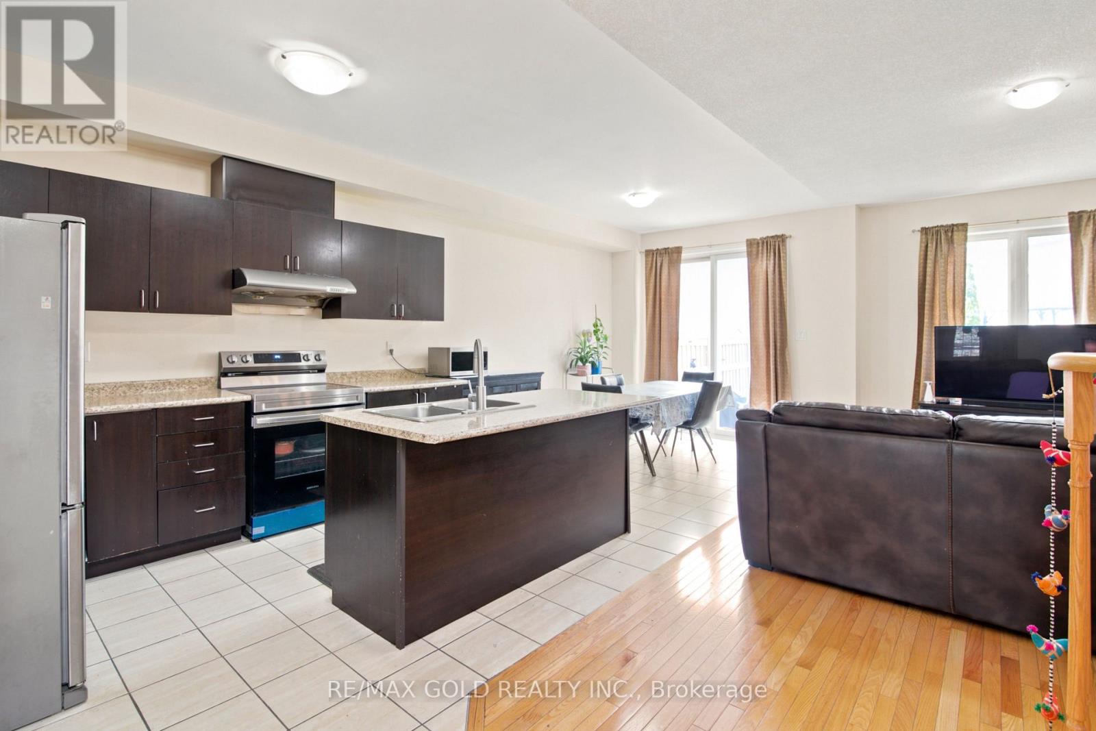 40 Sussexvale Drive, Brampton, Ontario  L6R 3R5 - Photo 9 - W13508888