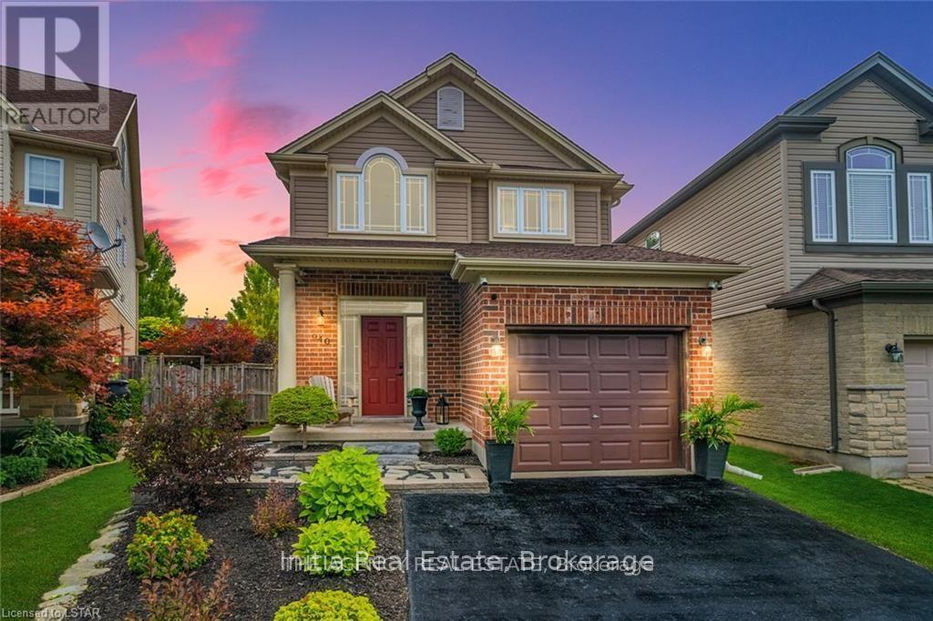 940 Mapleridge Street, London North, Ontario  N6H 0A6 - Photo 2 - X13508904