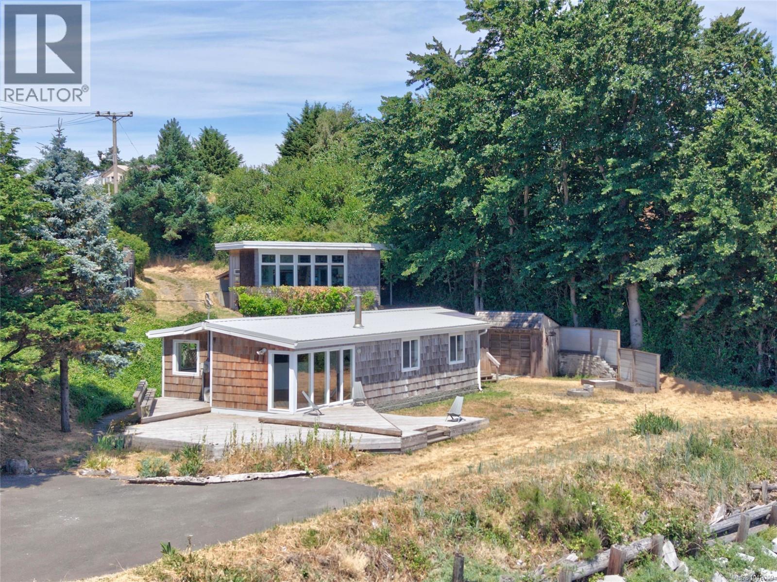 343 Lazo Rd, Comox, British Columbia  V9M 3T9 - Photo 11 - 1042009