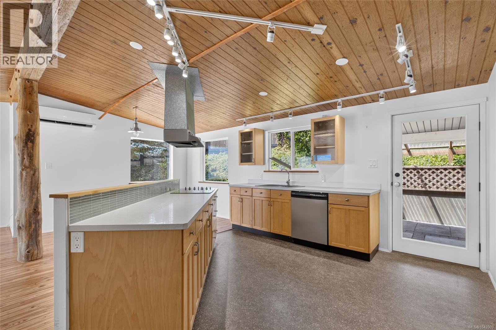 343 Lazo Rd, Comox, British Columbia  V9M 3T9 - Photo 20 - 1042009