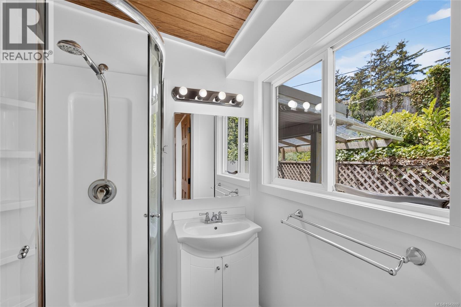 343 Lazo Rd, Comox, British Columbia  V9M 3T9 - Photo 30 - 1042009