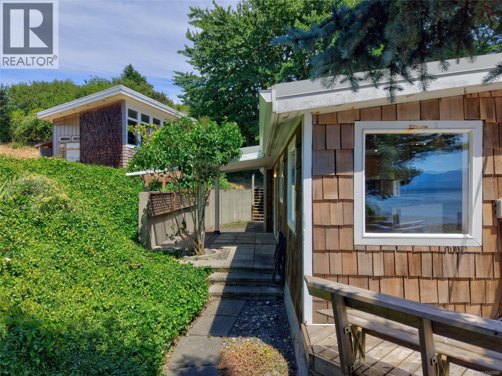 343 Lazo Rd, Comox, British Columbia  V9M 3T9 - Photo 35 - 1042009