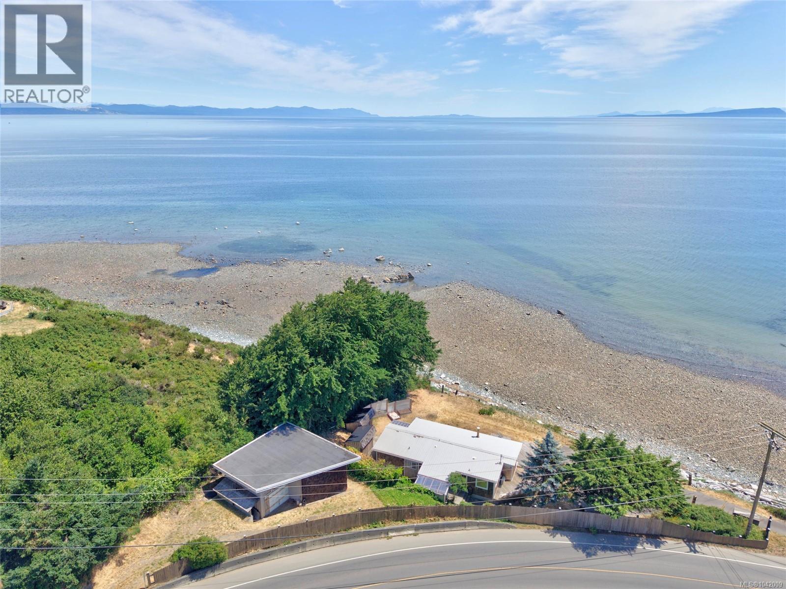 343 Lazo Rd, Comox, British Columbia  V9M 3T9 - Photo 4 - 1042009