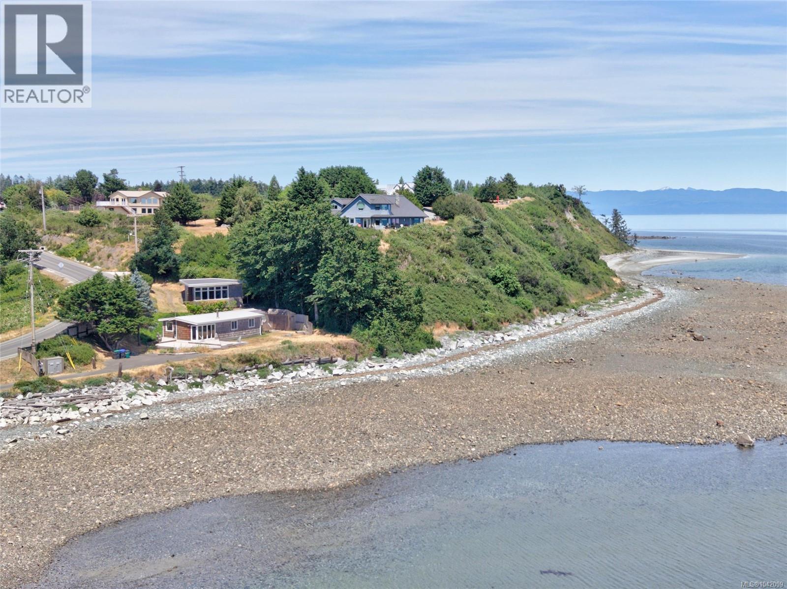 343 Lazo Rd, Comox, British Columbia  V9M 3T9 - Photo 6 - 1042009
