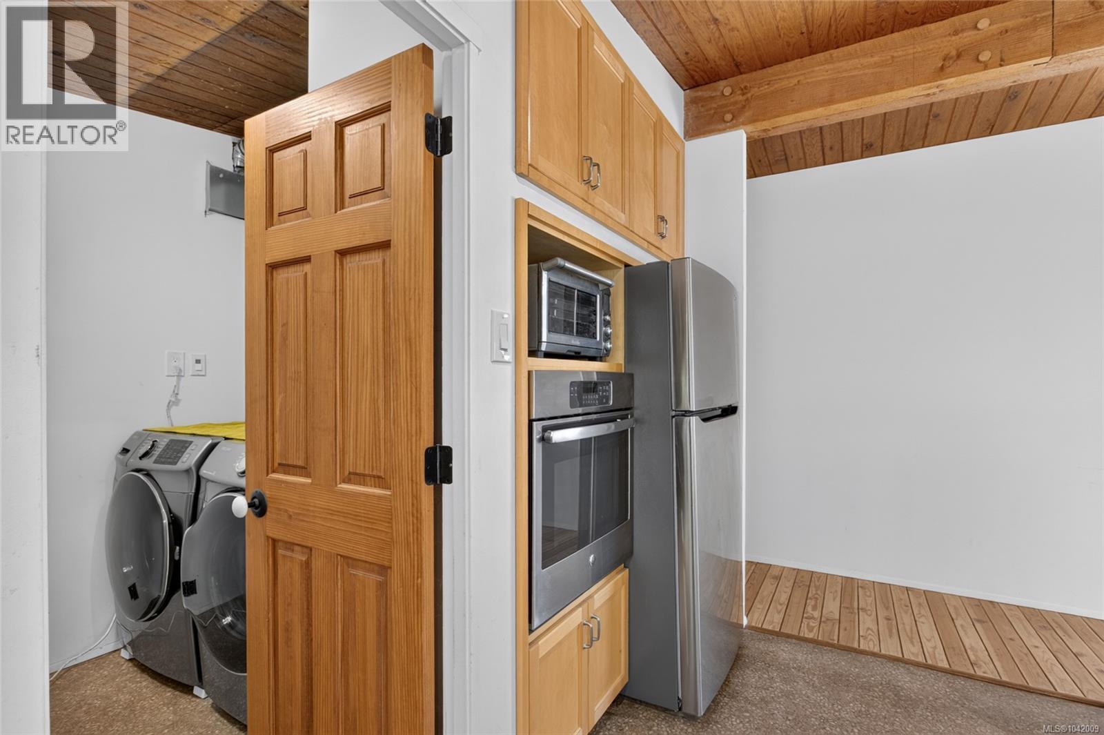 343 Lazo Rd, Comox, British Columbia  V9M 3T9 - Photo 74 - 1042009