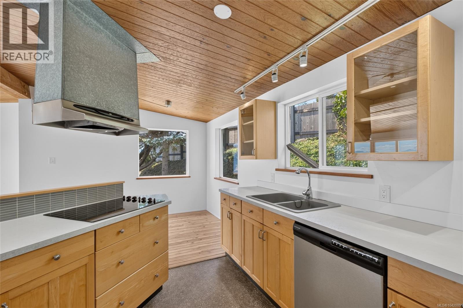 343 Lazo Rd, Comox, British Columbia  V9M 3T9 - Photo 76 - 1042009