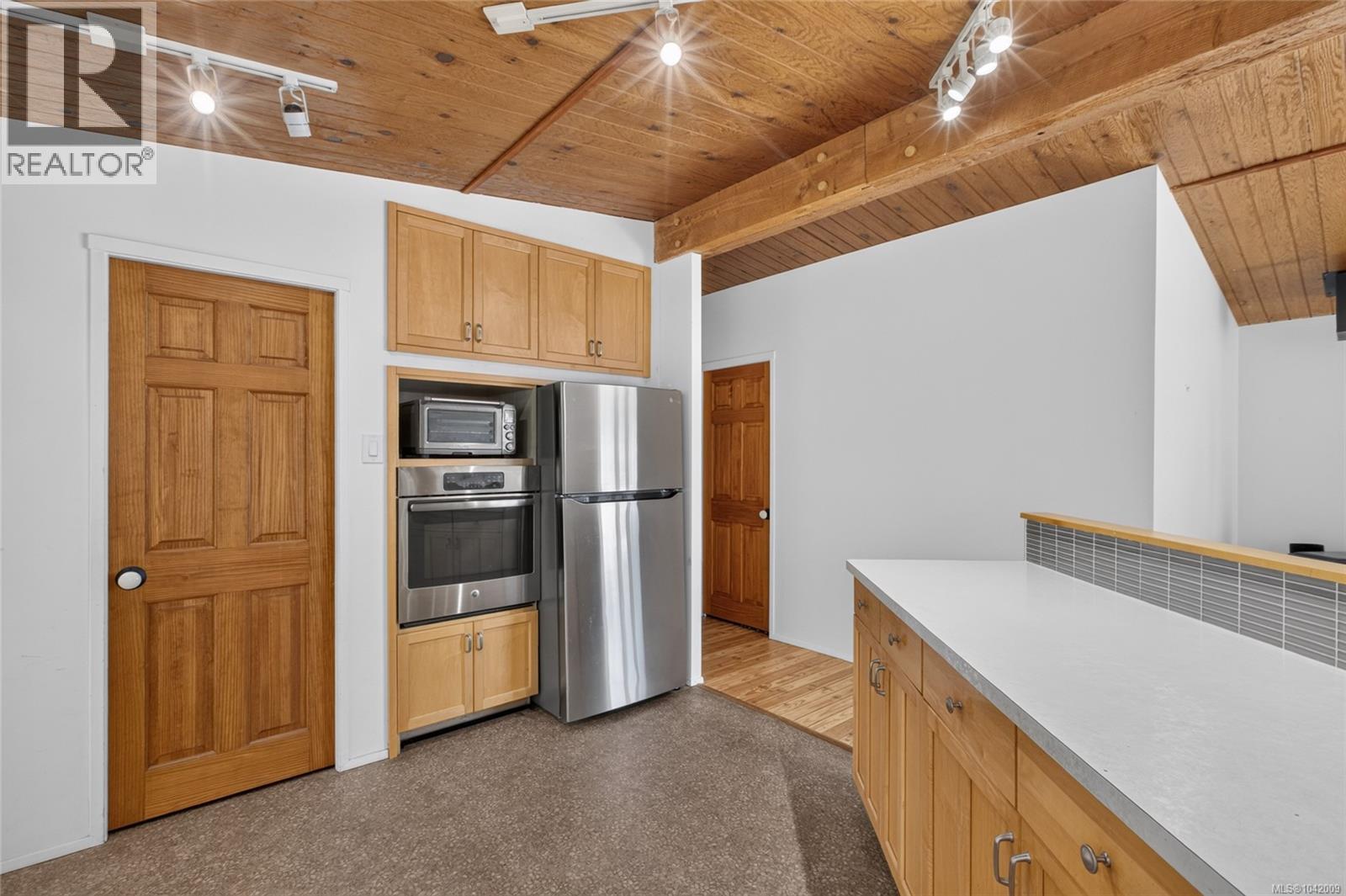 343 Lazo Rd, Comox, British Columbia  V9M 3T9 - Photo 77 - 1042009