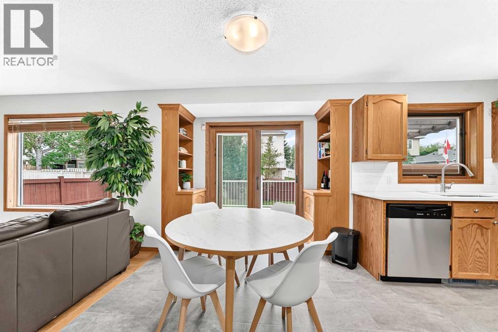 383 Edgebrook Rise Nw, Calgary, Alberta  T3A 5J8 - Photo 11 - A2325638