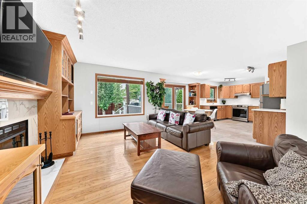 383 Edgebrook Rise Nw, Calgary, Alberta  T3A 5J8 - Photo 7 - A2325638