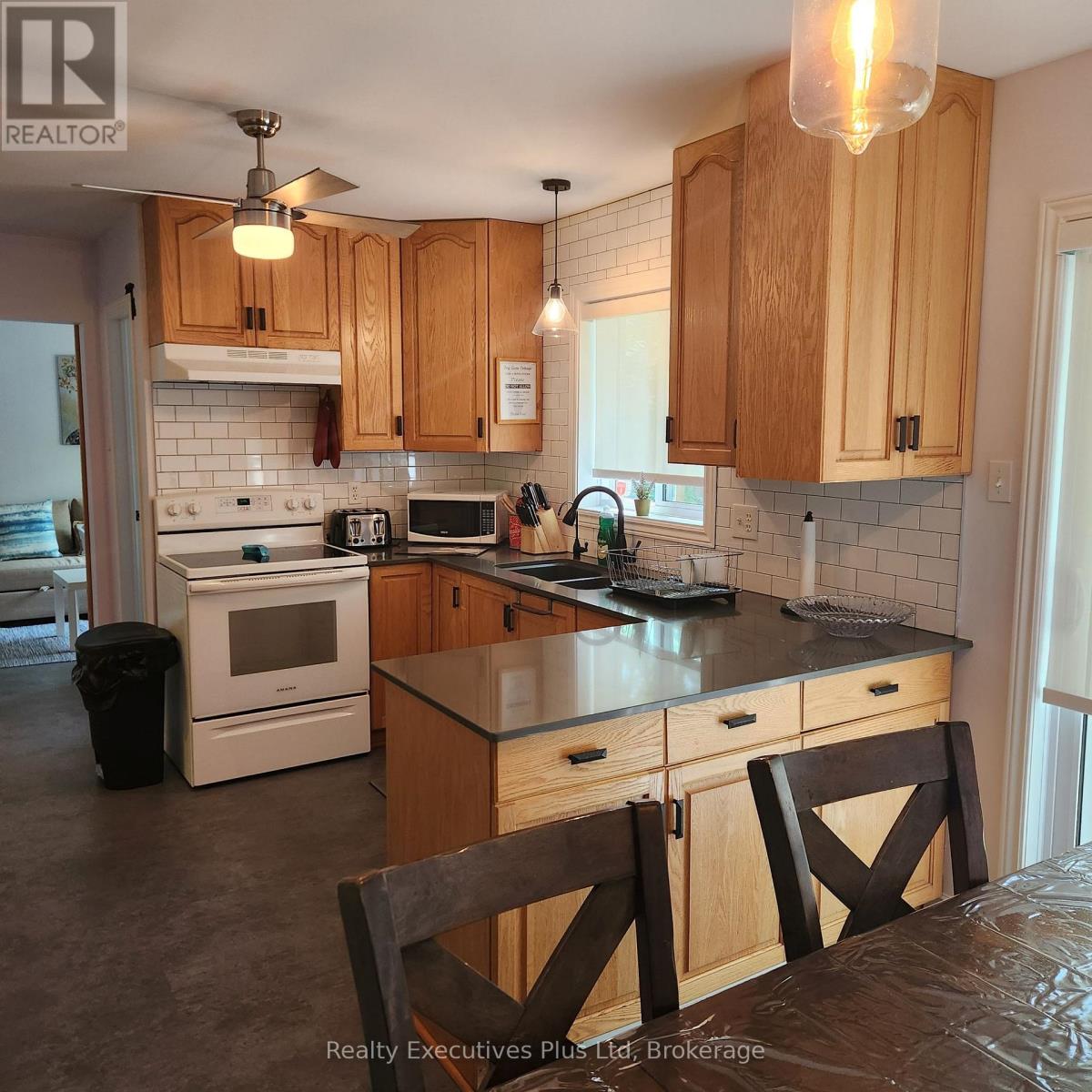 21 Ivy Lane, Tiny, Ontario  L0L 2J0 - Photo 6 - S13508972