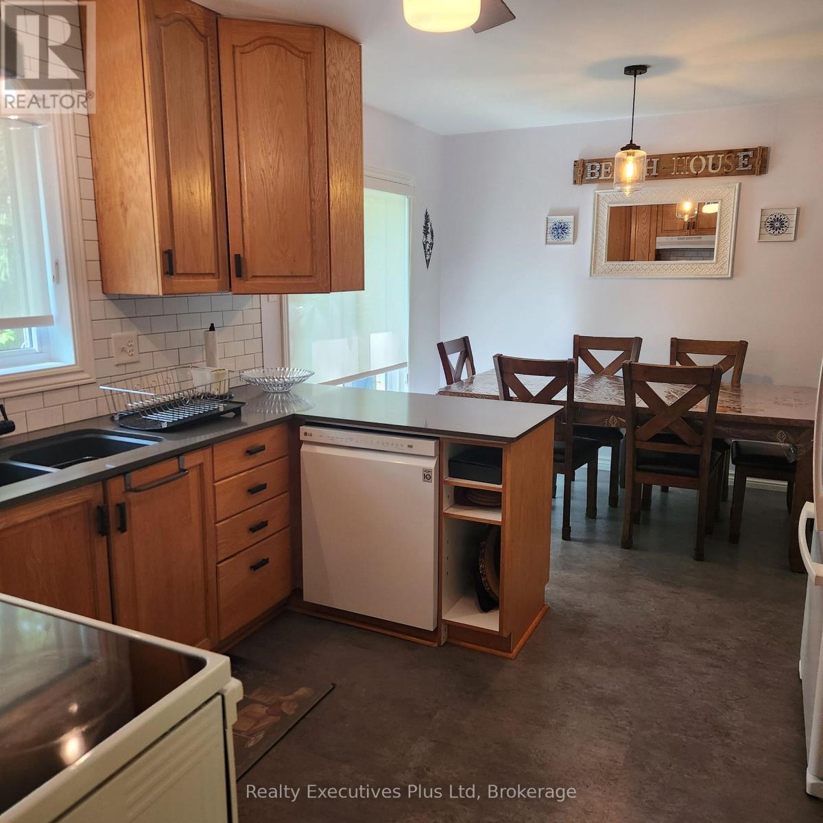 21 Ivy Lane, Tiny, Ontario  L0L 2J0 - Photo 7 - S13508972