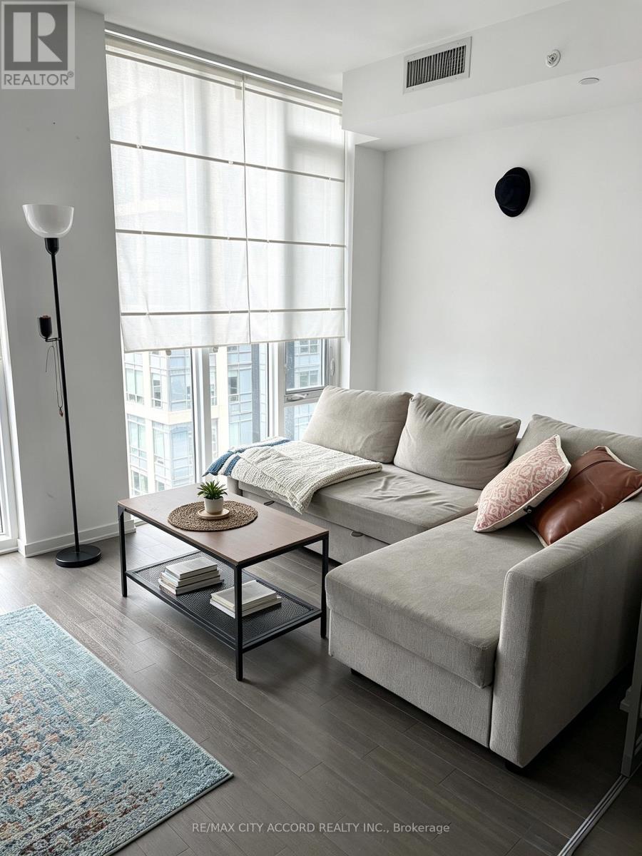 2010 - 101 Peter Street, Toronto, Ontario  M5V 0P1 - Photo 2 - C13509012