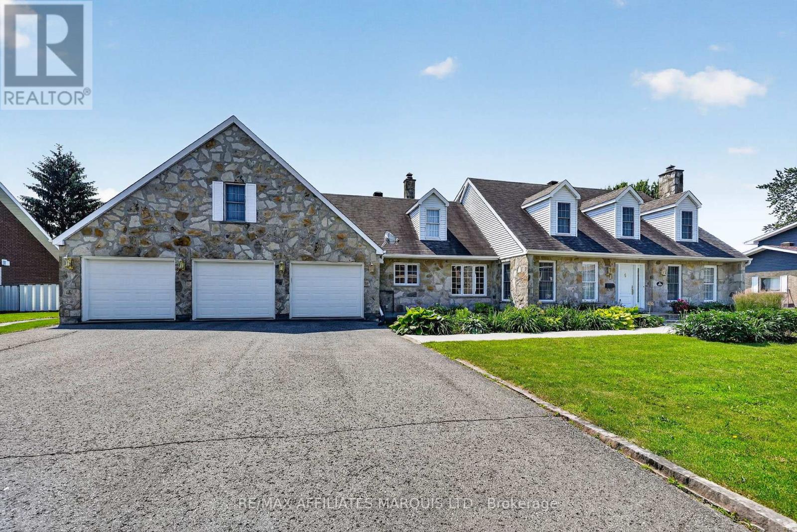 1920 Belvedere Crescent, Cornwall, Ontario  K6H 6M9 - Photo 2 - X13509000