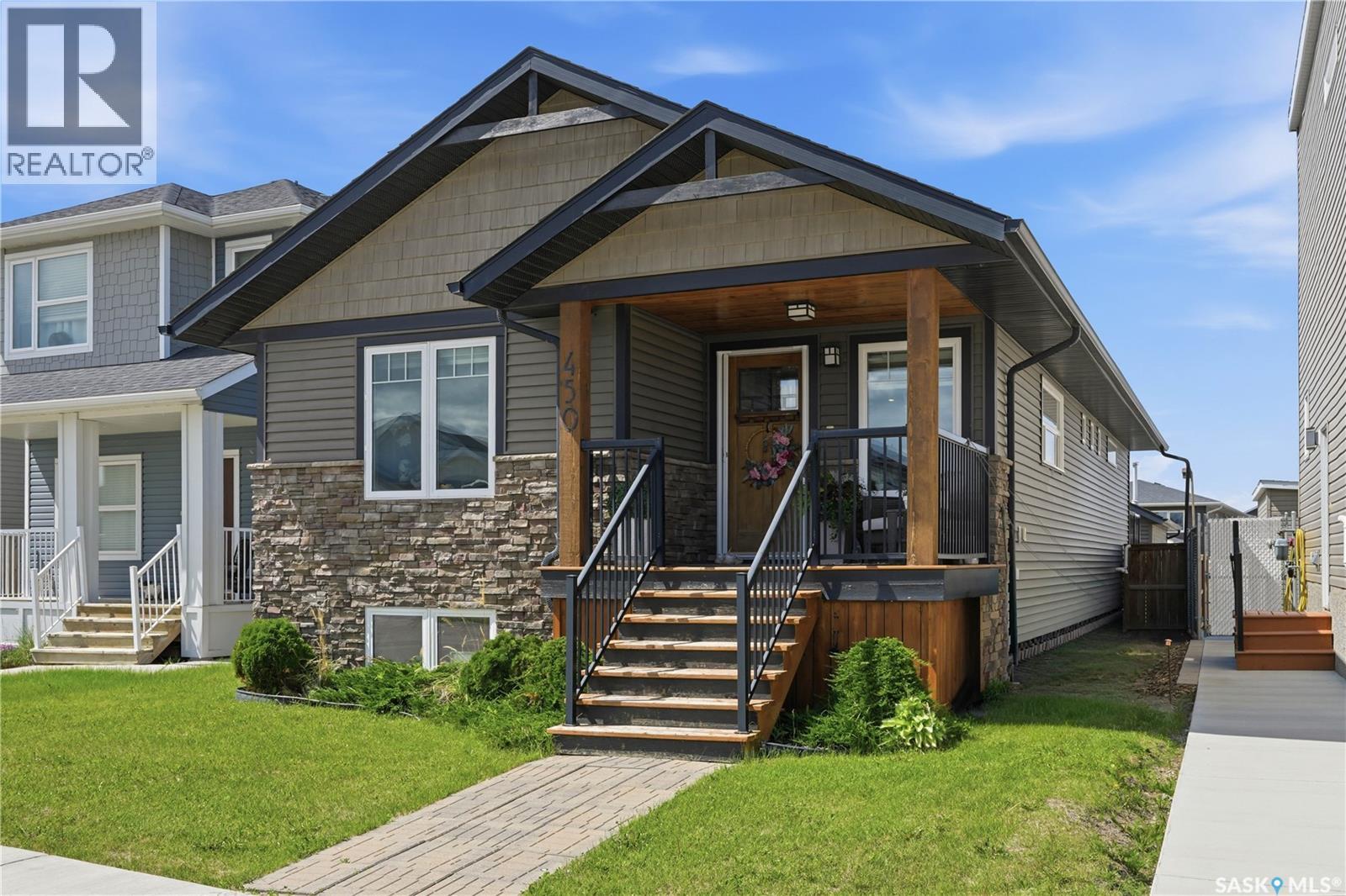 450 Bentley Court, Saskatoon, Saskatchewan  S7L 6L3 - Photo 2 - SK041207
