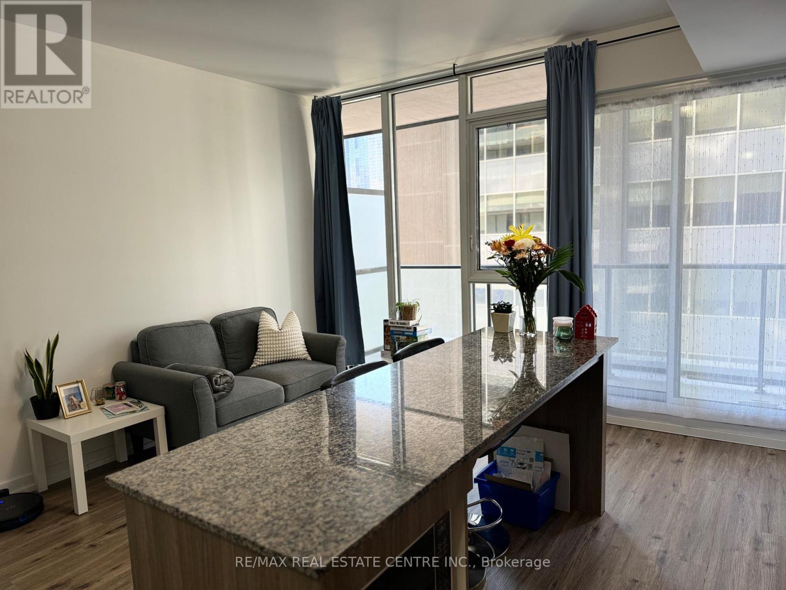 805 - 426 University Avenue, Toronto, Ontario M5G 1S9 - Photo 6 - C13509078