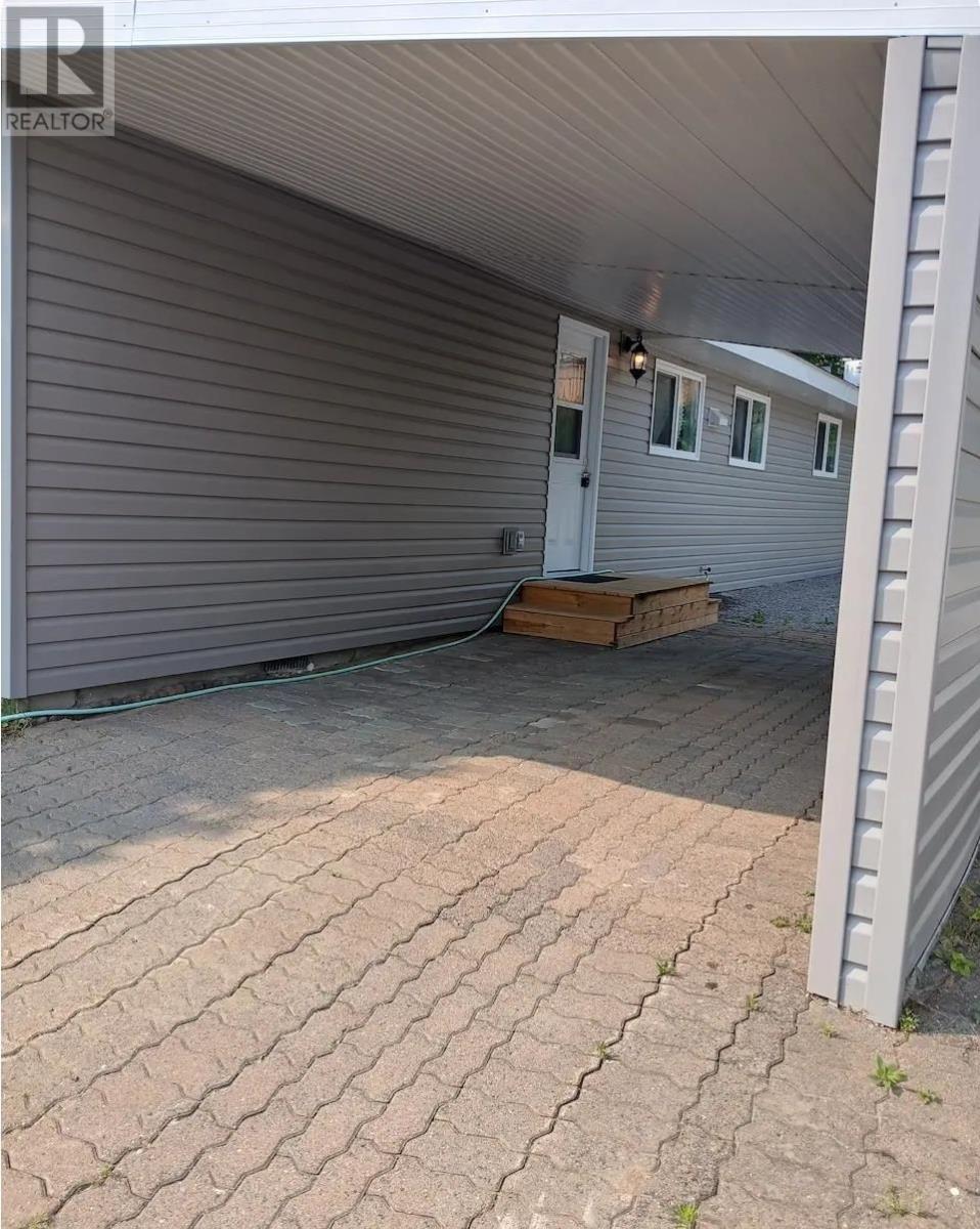 9 Central Ave, Elliot Lake, Ontario  P5A 2E8 - Photo 24 - SM261674