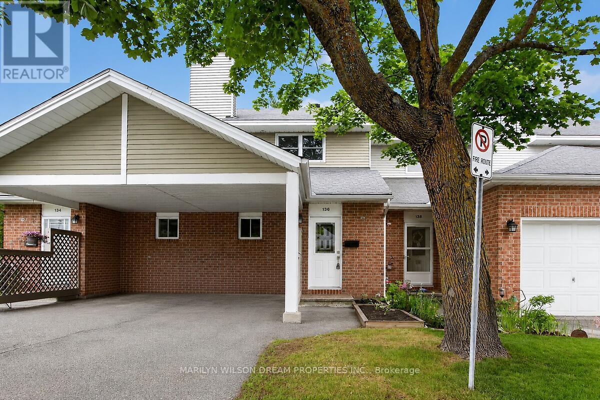 136 BENTBROOK CRESCENT, Ottawa, Ontario