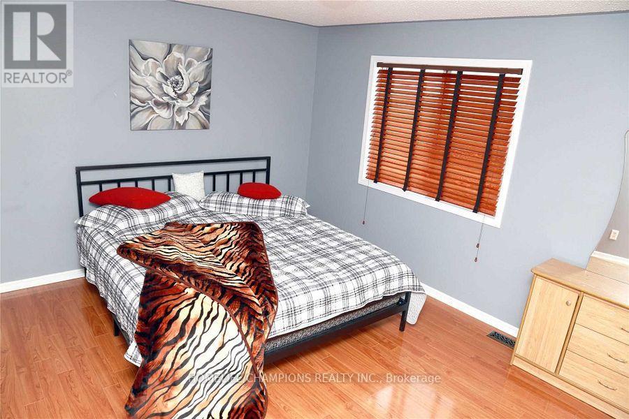 14 Benmore Crescent, Brampton, Ontario  L6P 2S8 - Photo 11 - W13509136