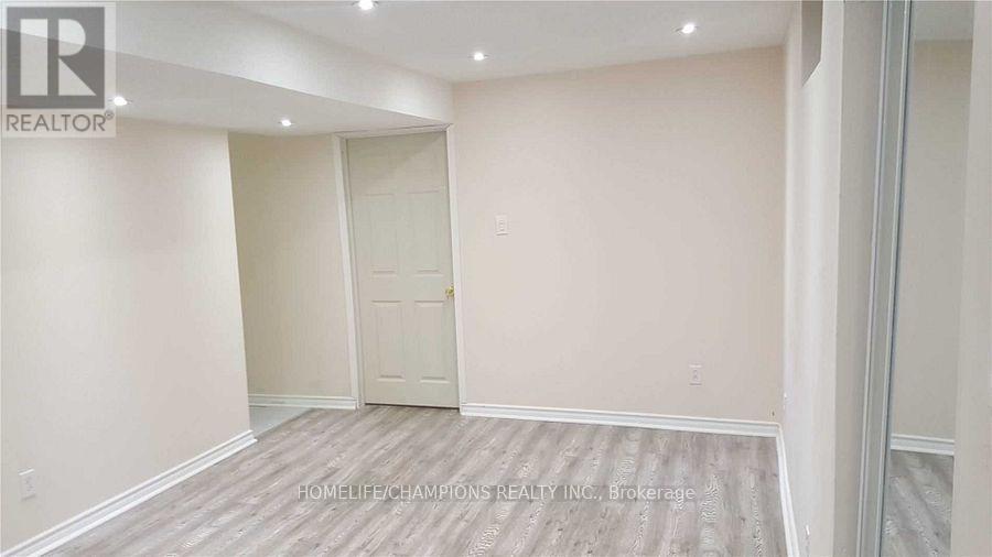 14 Benmore Crescent, Brampton, Ontario  L6P 2S8 - Photo 18 - W13509136