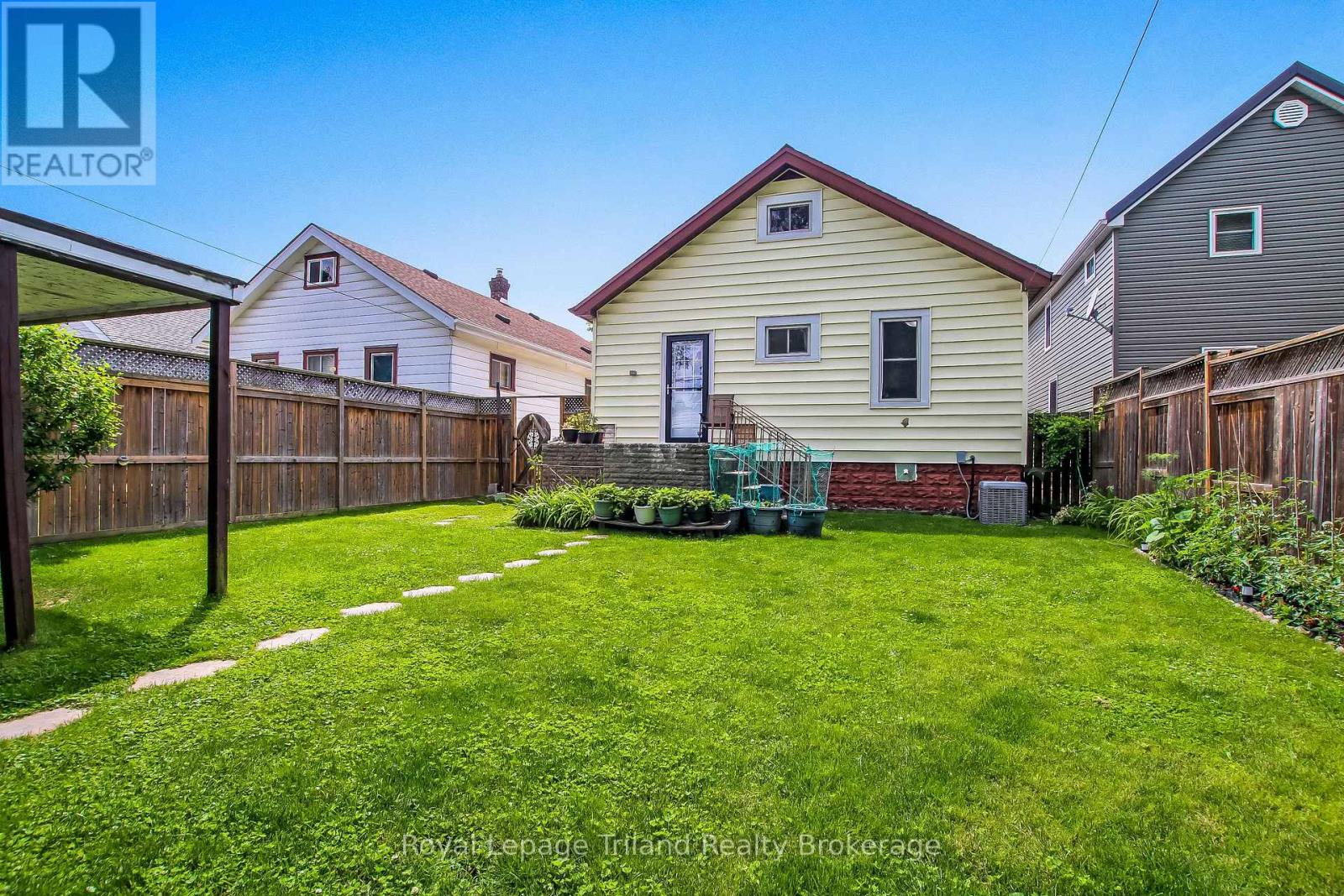 224 Harkness Street, Sarnia, Ontario N7T 3H4 - Photo 6 - X13503402