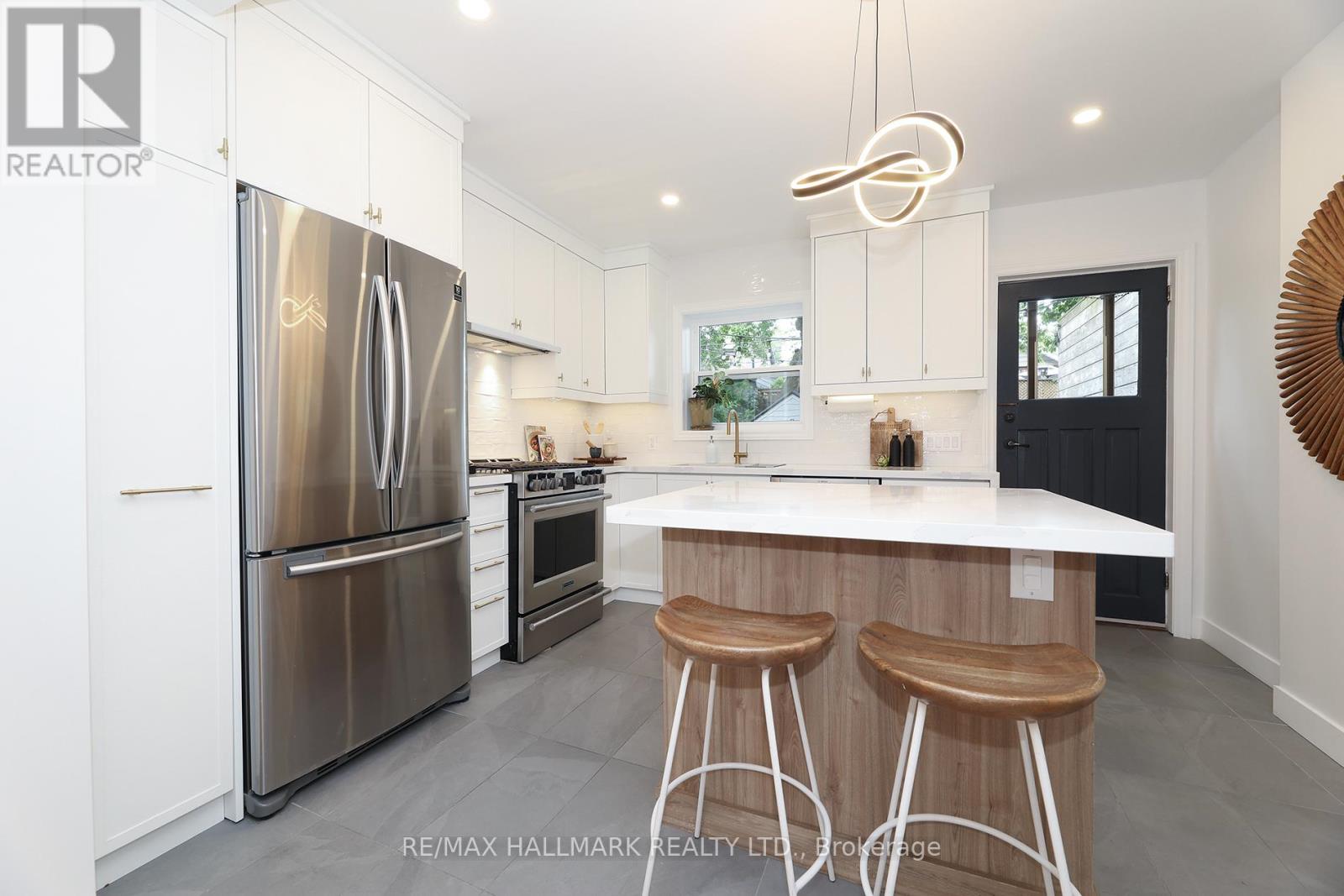 339 Scarborough Road, Toronto, Ontario  M4E 3M9 - Photo 17 - E13509246