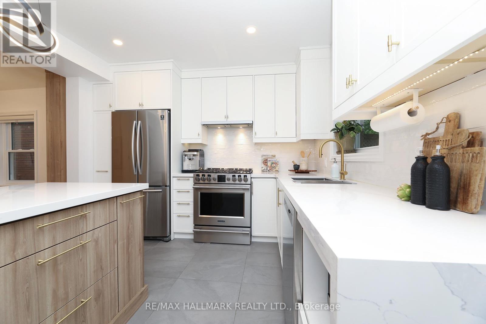 339 Scarborough Road, Toronto, Ontario  M4E 3M9 - Photo 19 - E13509246