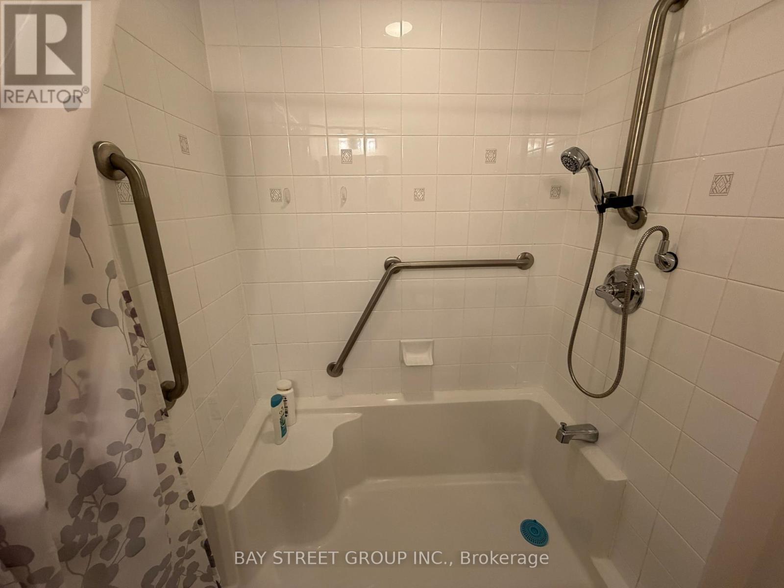 1002 - 11211 Yonge Street, Richmond Hill, Ontario  L4S 0E9 - Photo 10 - N13509244