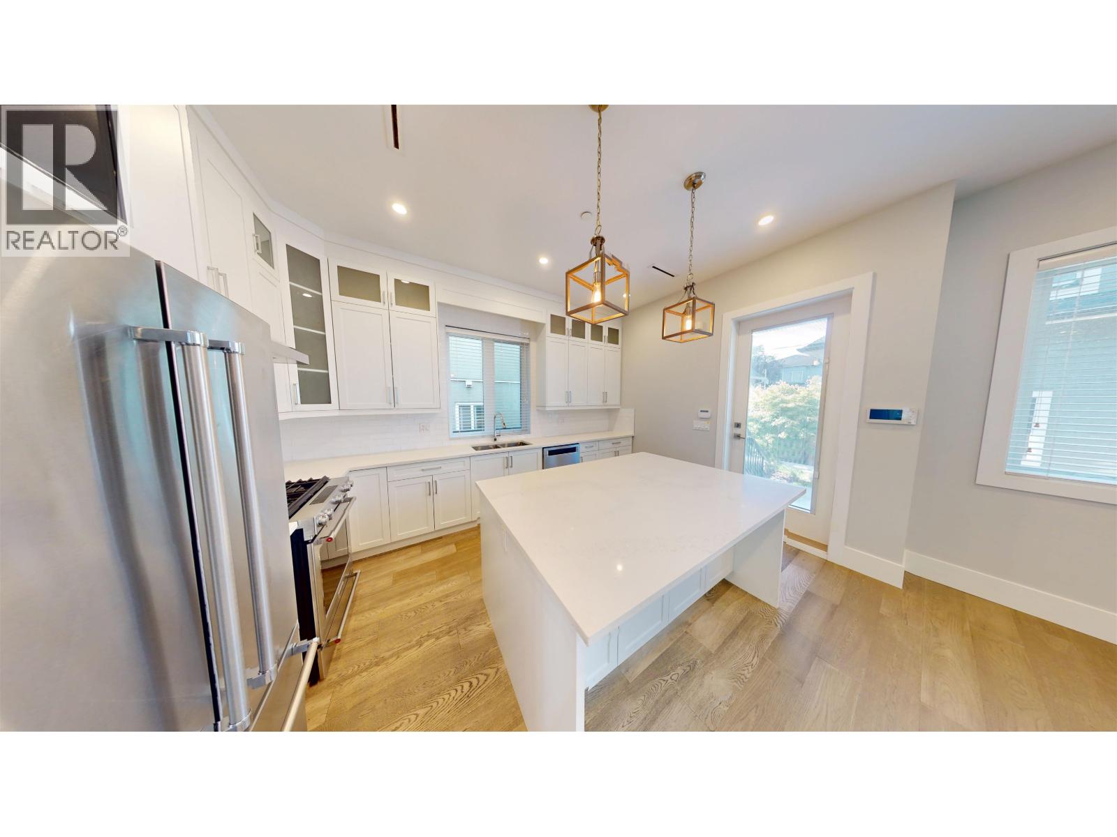3345 Parker Street, Vancouver, British Columbia V5K 2W1 - Photo 5 - R3141736