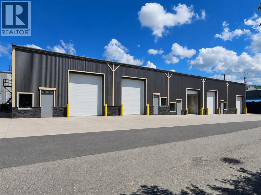 14 Griffin Industrial Point, Cochrane, Alberta  T4C 0A2 - Photo 1 - A2325032