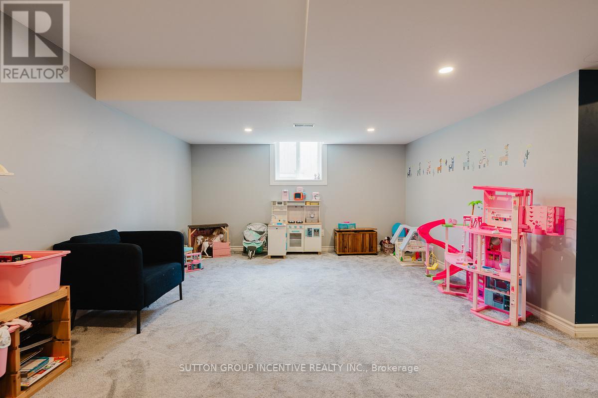 154 Switzer Street, Clearview, Ontario L0M 1N0 - Photo 26 - S13509002