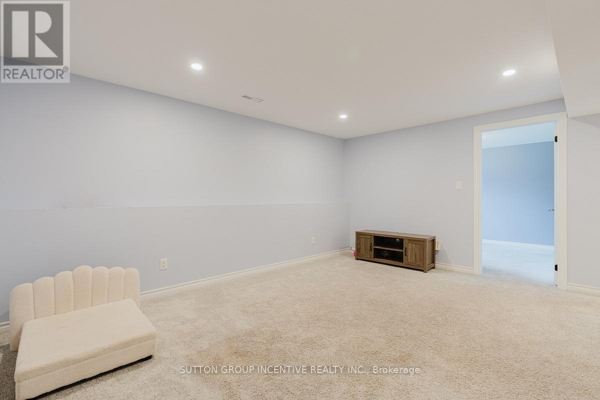 154 Switzer Street, Clearview, Ontario L0M 1N0 - Photo 30 - S13509002