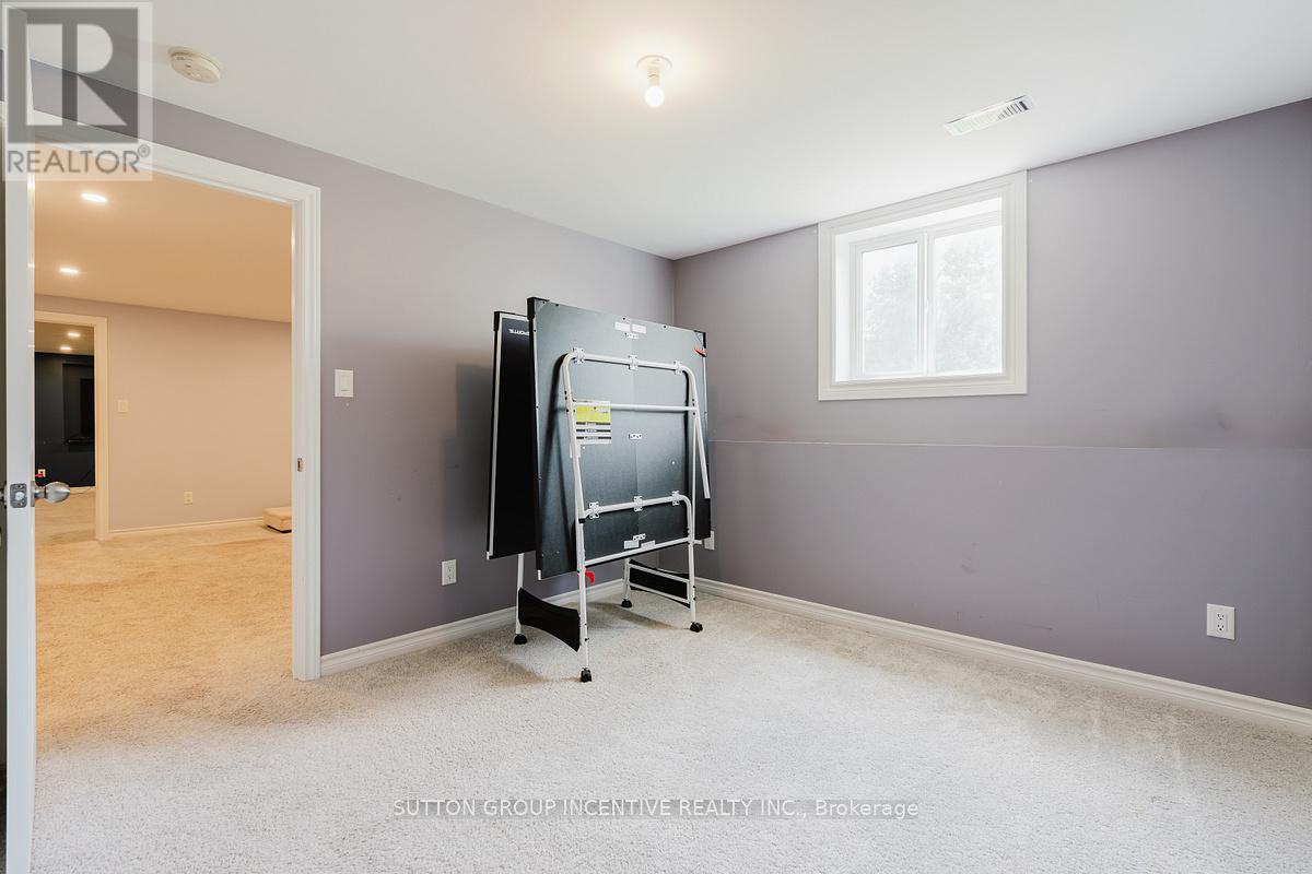 154 Switzer Street, Clearview, Ontario L0M 1N0 - Photo 34 - S13509002