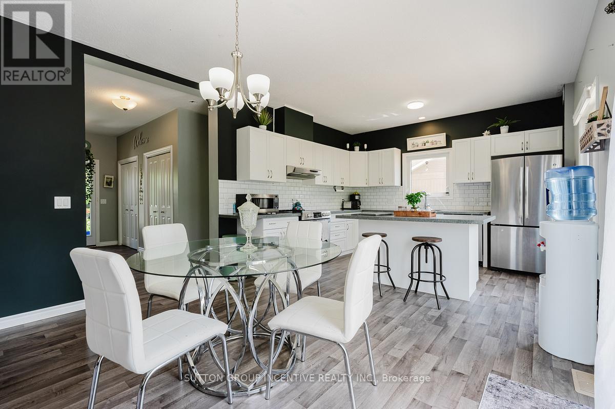 154 Switzer Street, Clearview, Ontario L0M 1N0 - Photo 7 - S13509002