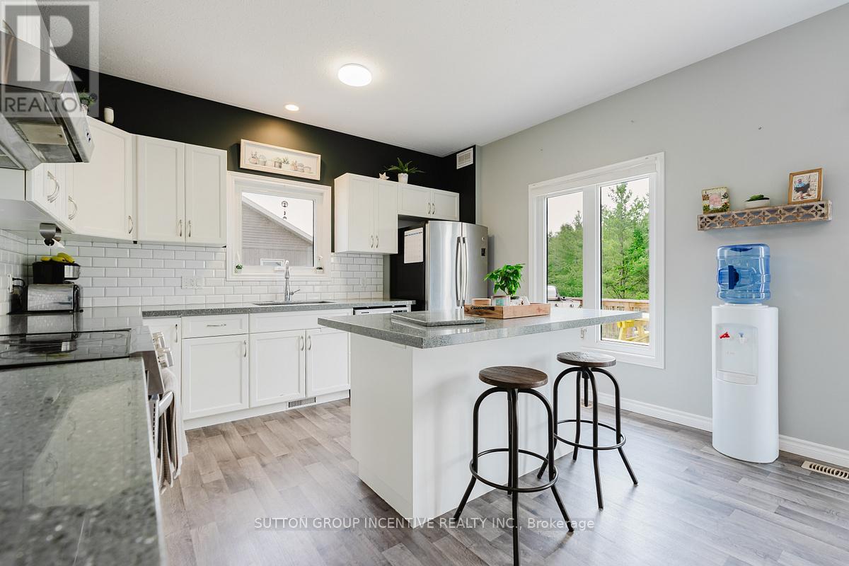 154 Switzer Street, Clearview, Ontario L0M 1N0 - Photo 5 - S13509002