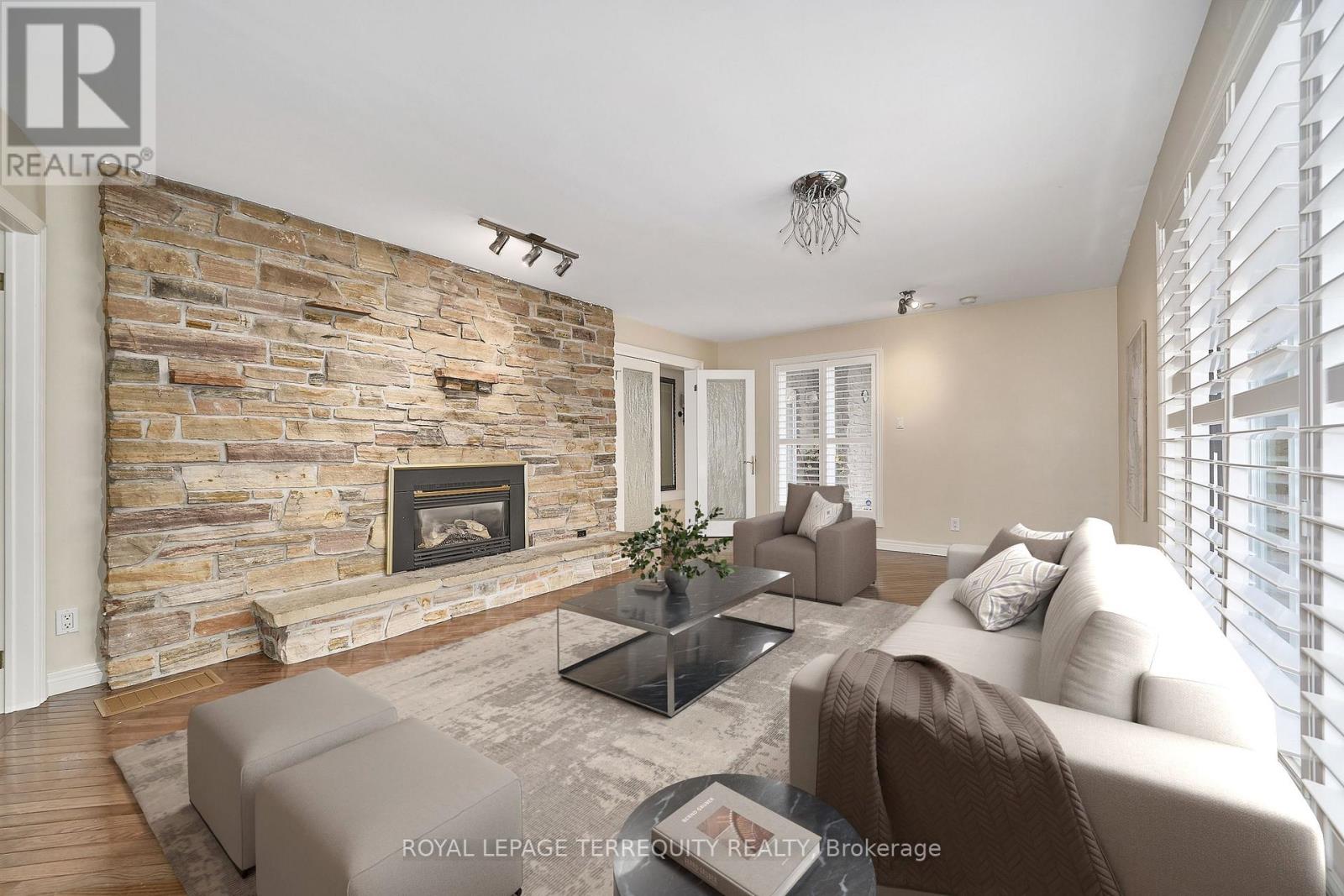 1449 Rosebank Road, Pickering, Ontario  L1V 1P3 - Photo 7 - E13509302