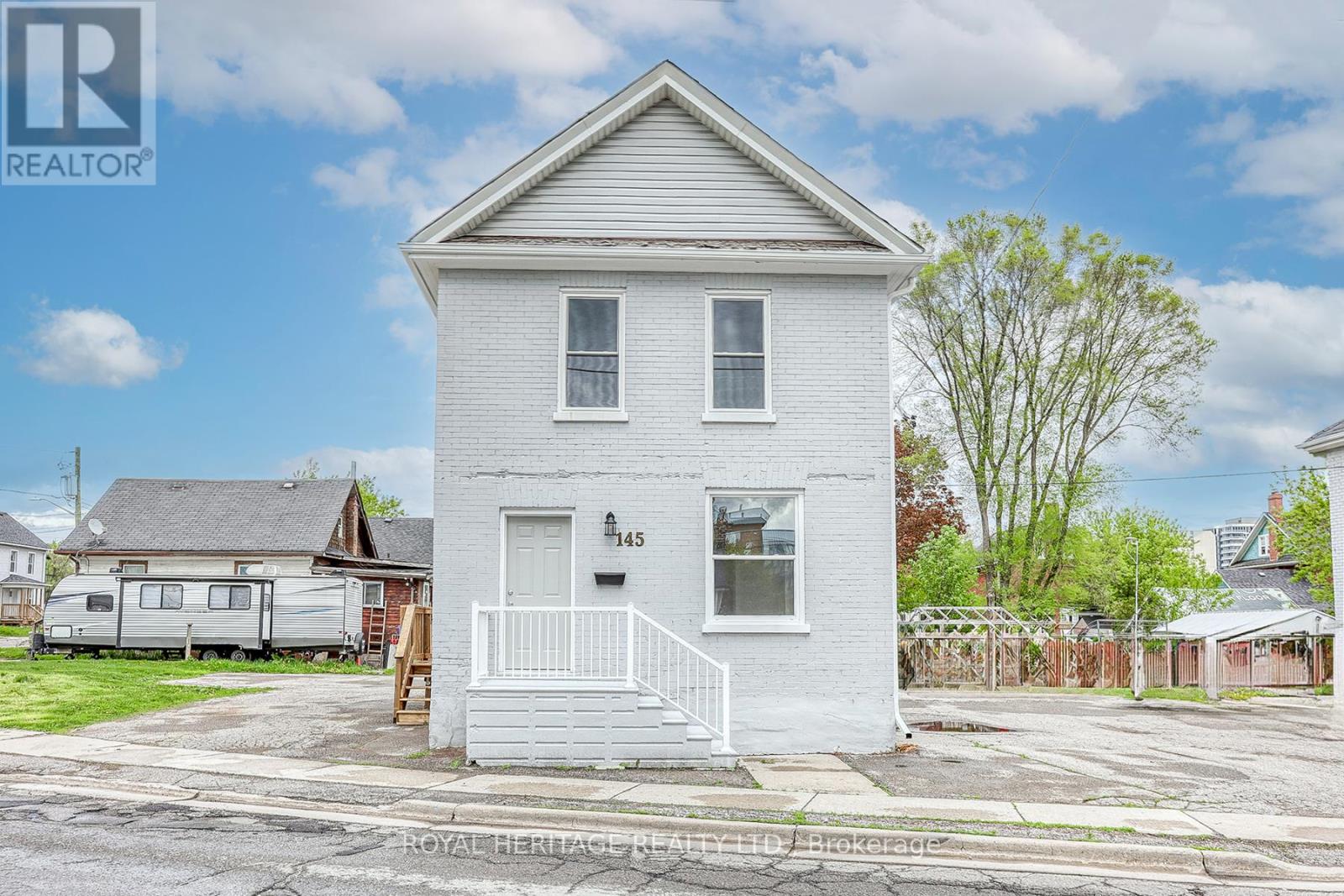 145 CENTRE STREET N, Oshawa, Ontario