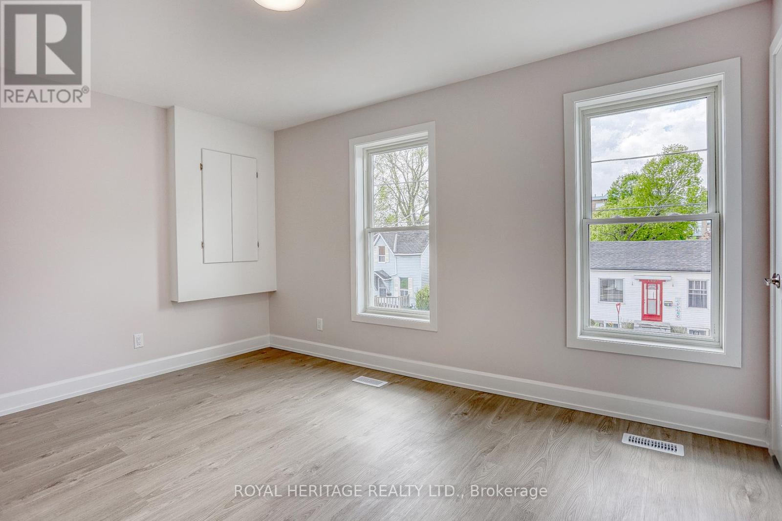 145 Centre Street N, Oshawa, Ontario  L1G 4C2 - Photo 12 - E13509328