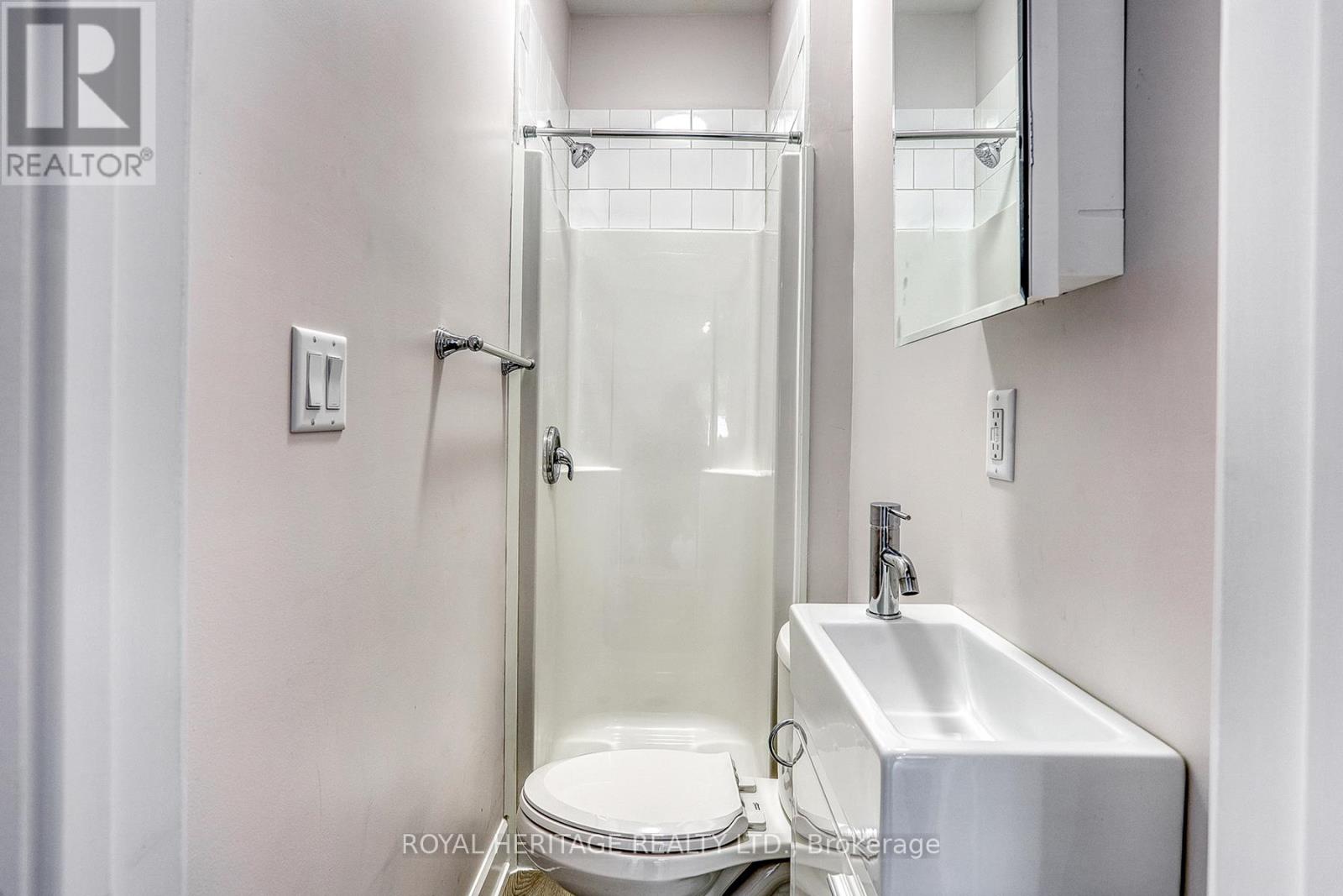 145 Centre Street N, Oshawa, Ontario  L1G 4C2 - Photo 19 - E13509328