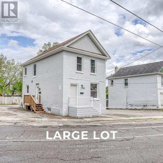145 Centre Street N, Oshawa, Ontario  L1G 4C2 - Photo 3 - E13509328