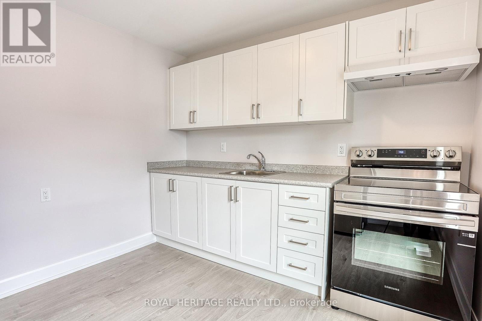 145 Centre Street N, Oshawa, Ontario  L1G 4C2 - Photo 7 - E13509328