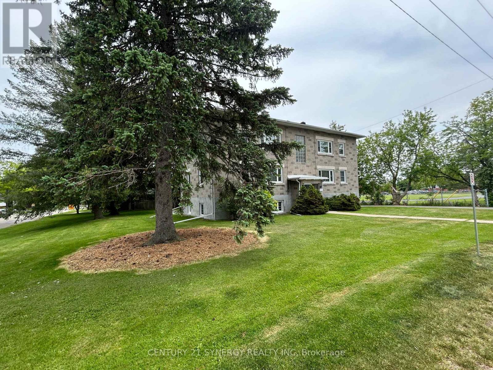395 Pine Street E, Gananoque, Ontario  K7G 1E2 - Photo 2 - X13509382