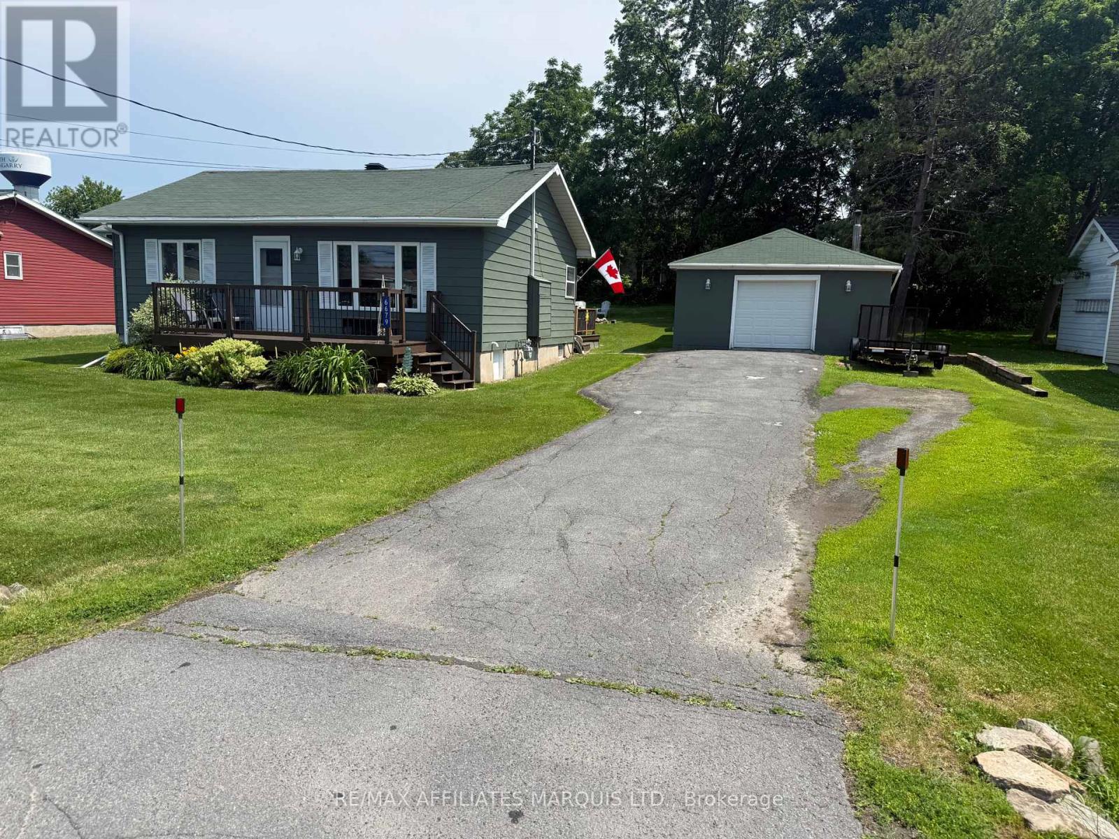 6679 LAWRENCE STREET, South Glengarry, Ontario