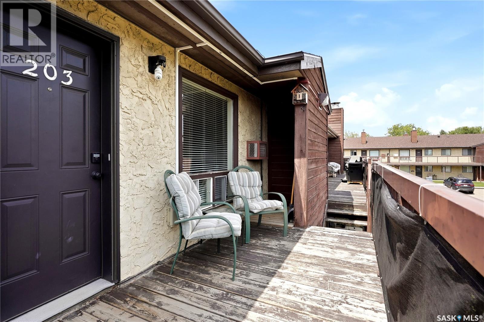 203 15 Alport Crescent, Regina, Saskatchewan  S4R 8C6 - Photo 2 - SK041227