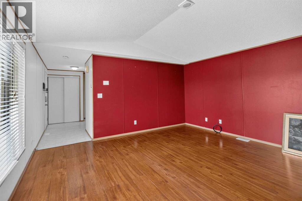 485 Harpe Way, Fort Mcmurray, Alberta  T9K 2K7 - Photo 4 - A2325503