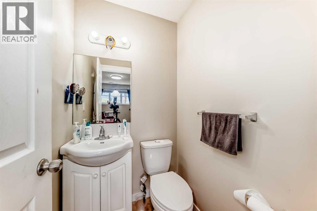 398 Martindale Drive NE, Calgary, Alberta  T3J 0H8 - Photo 36 - A2320516