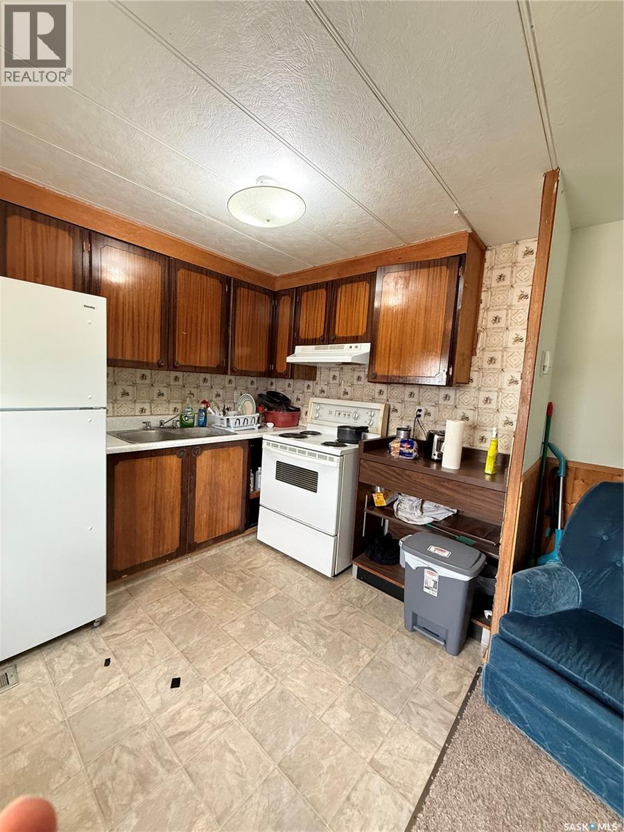 #10-360 5th Street E, Shaunavon, Saskatchewan  S0N 2M0 - Photo 3 - SK040855