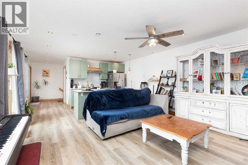 11333 20 Avenue, Blairmore, Alberta  T0K 0E0 - Photo 42 - A2325759