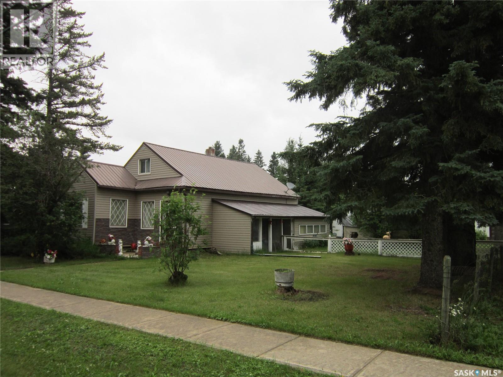101 1st Street E, Arborfield, Saskatchewan  S0E 0A0 - Photo 1 - SK041204