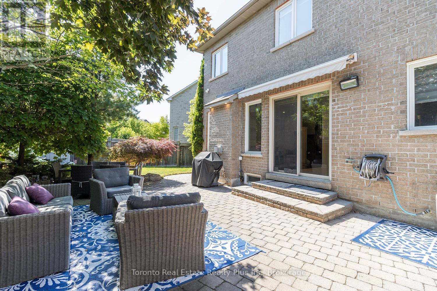 14 Riel Drive, Richmond Hill, Ontario  L4E 4W4 - Photo 8 - N13509520
